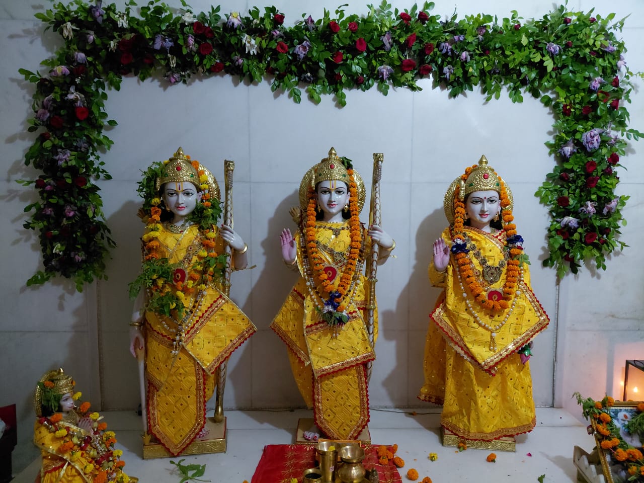 Revered Maharaj-ji Neeb Karori Baba consecrated murti and shrine